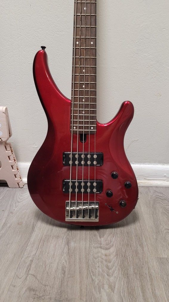 Yamaha trbx305 Bass (5 string)