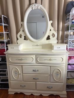 White bed frame set