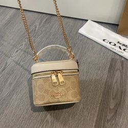 COACH new mini cosmetic bag