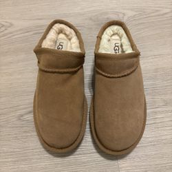 UGG Slippers Size 5