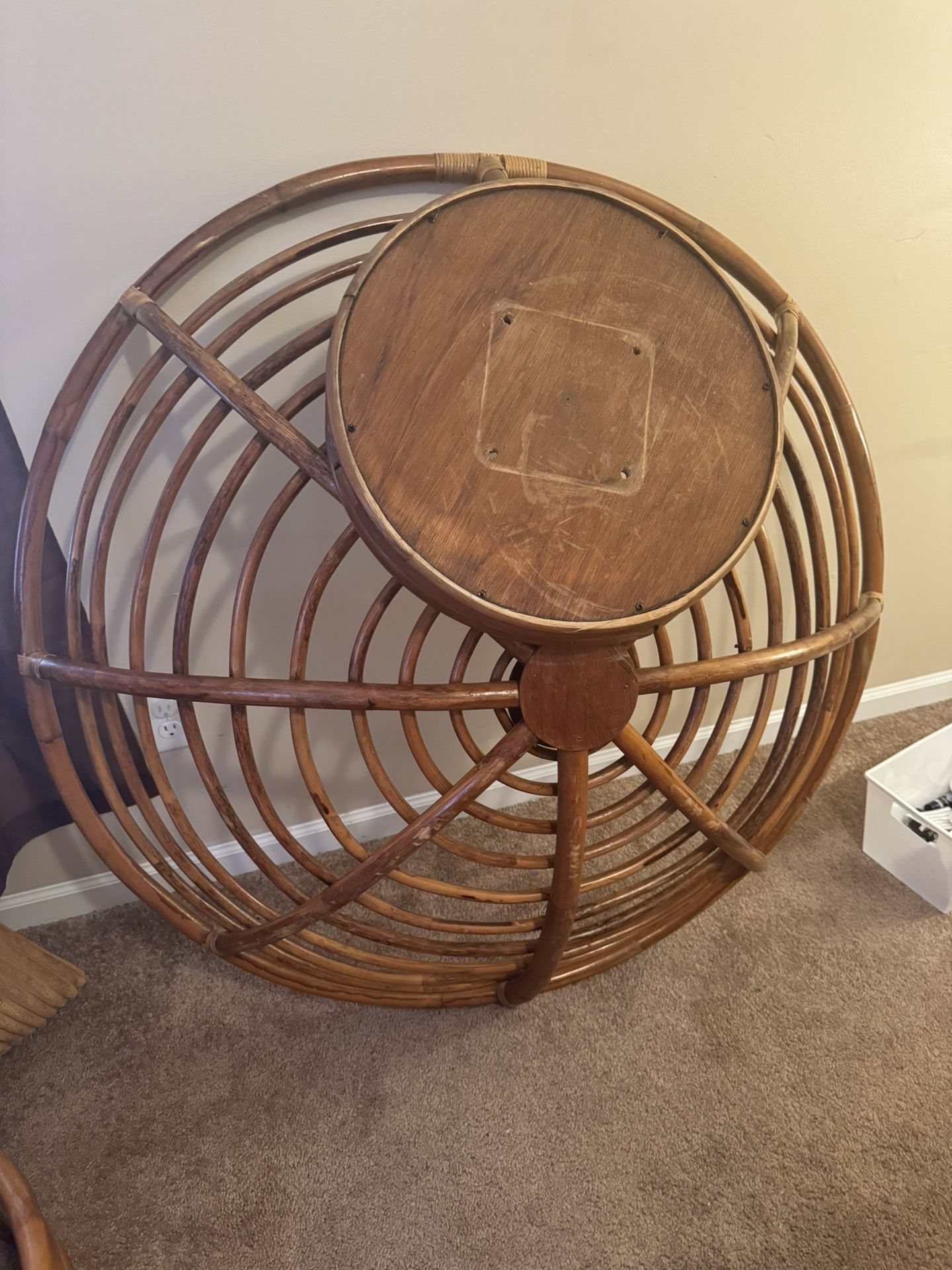Papasan spinning chair 