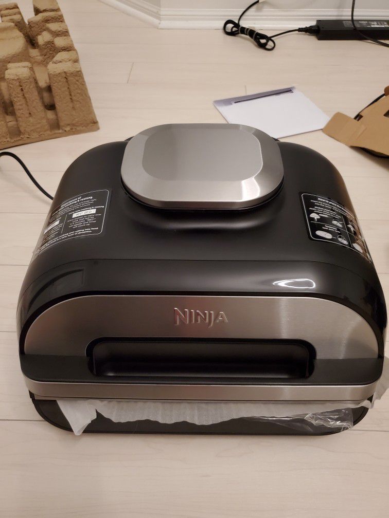 SideDeal: Ninja Foodi Smart XL Indoor Grill & Air Fryer with Built