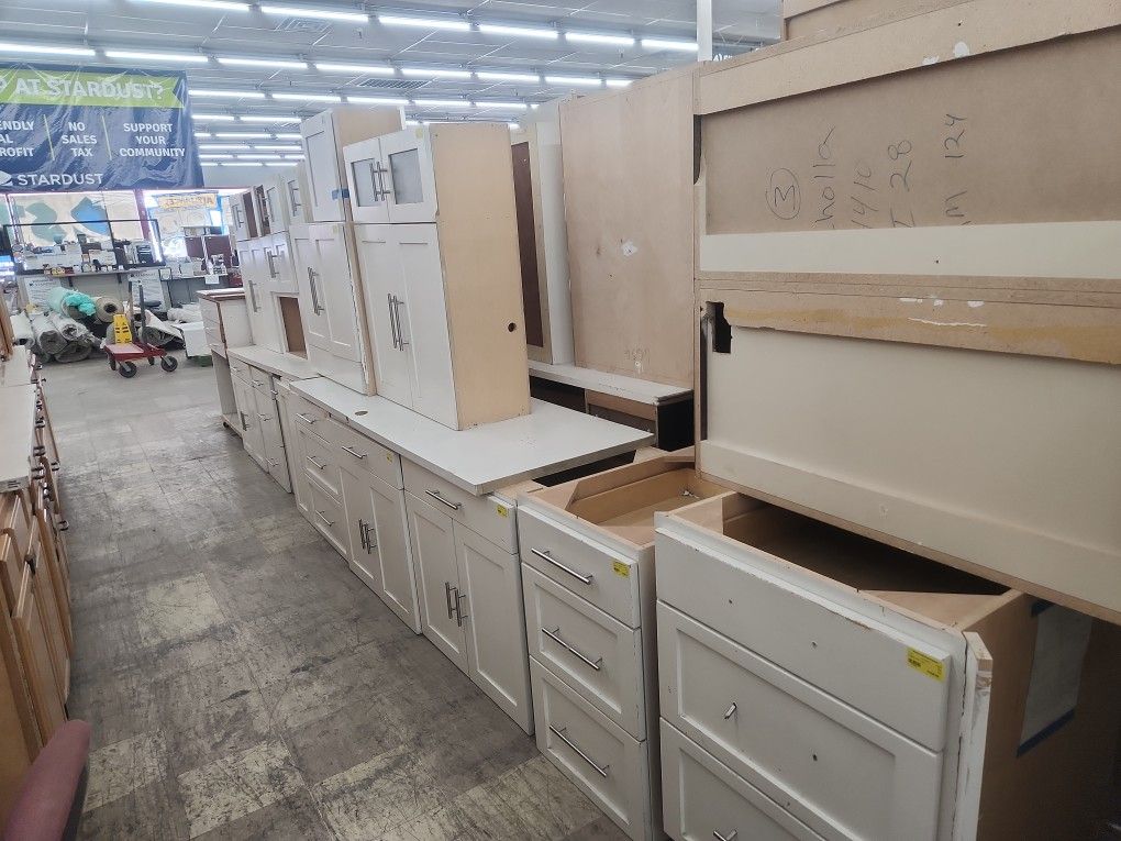Cabinet Set