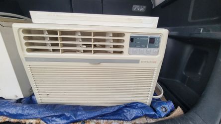 Window air conditioner  5300 BTU $48 like new