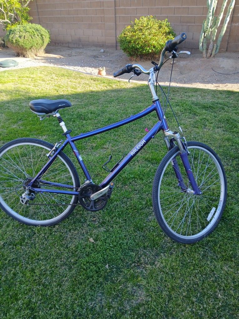 Raleigh 3.0 Route Bike Large 28"