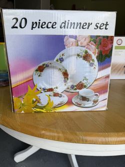 20 Piece Dinner Set - $25