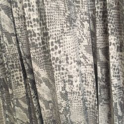 New Size 1l6-18? Pull On Skirt. 