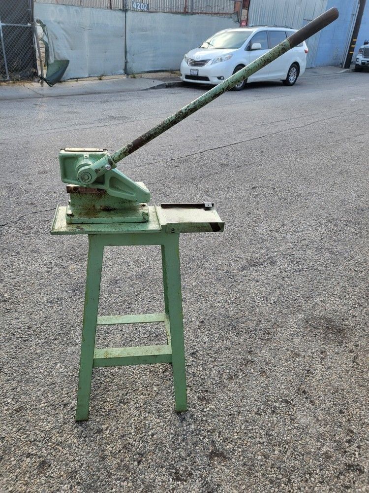 Whitney USA No 38 metal shear, 3/16" capacity. With Stand cutter blacksmith forge tool