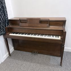 Story And Clark Snipet Piano 