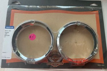 Harley-Davidson Passing Lamp Moulding Kit