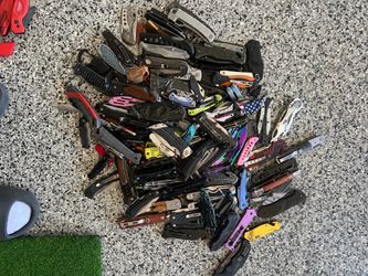 Large Lot of Mixed Folding Pocket Knives
