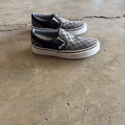VANS Off The Wall .    Size 1.0 Kids