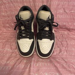 Jordan 1-Low Women’s 9