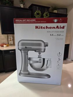 KitchenAid 5.5 Quart Bowl-Lift Stand Mixer *NEW*