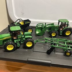SET OF 3 PR-OWNED JOHN DEERE FARM TRACTOR / MONSTER CAR / ERTL 1.64 TRACTOR & GROUND RIPPER 