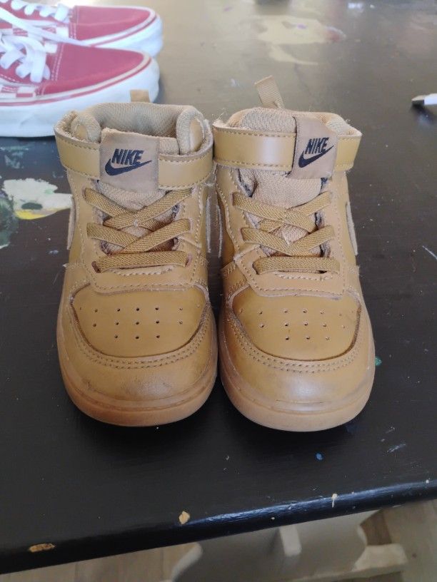 Nikes For Kids Size 8