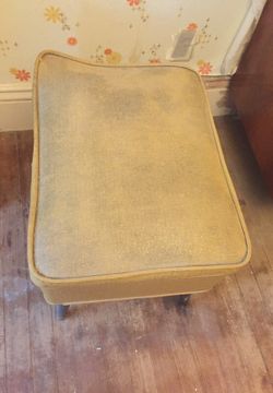 Sewing machine seat