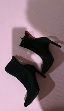 Brand new black boots