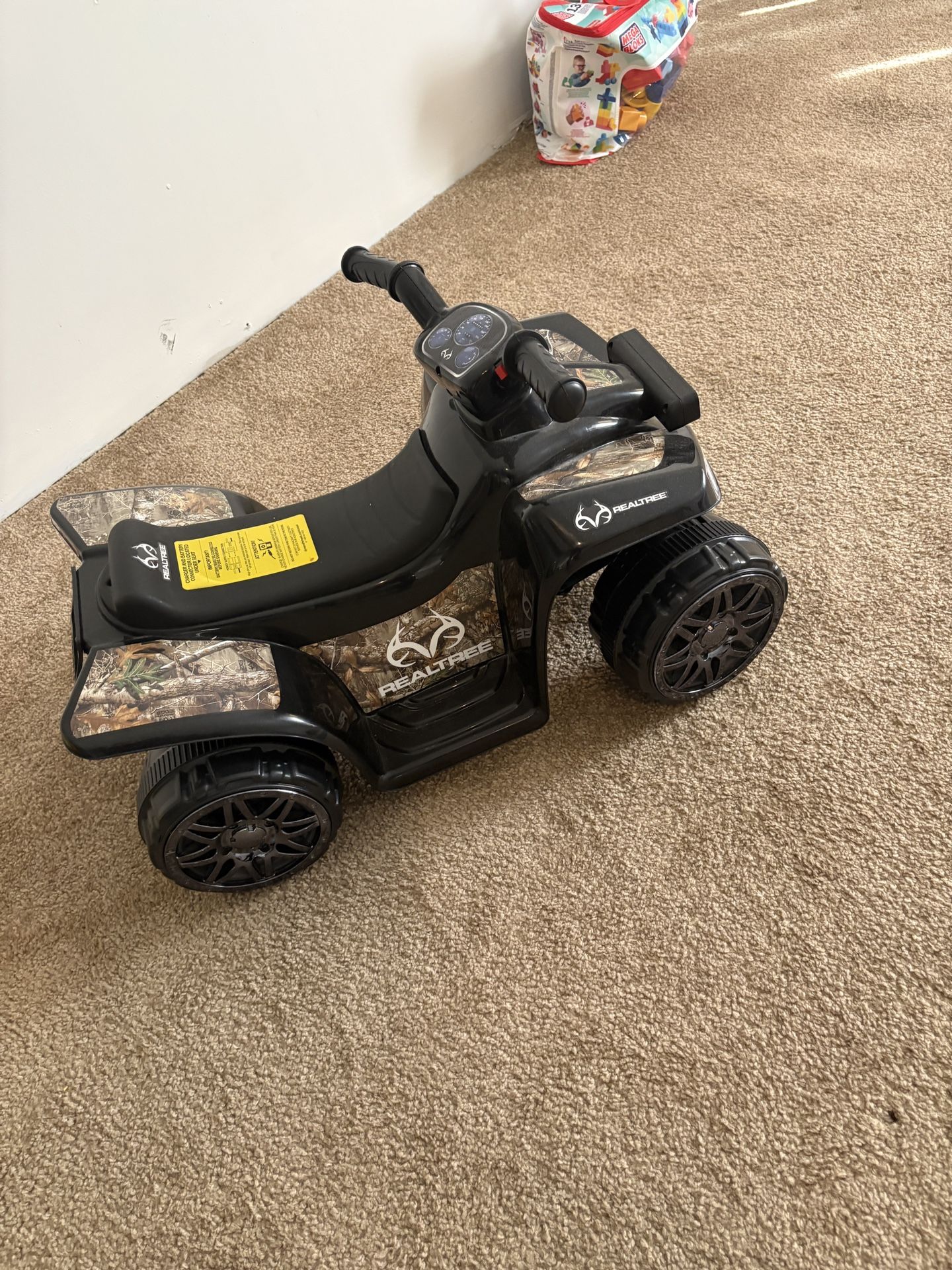 New Toddlers 6v Truck