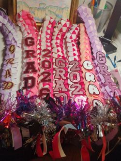 Graduation leis