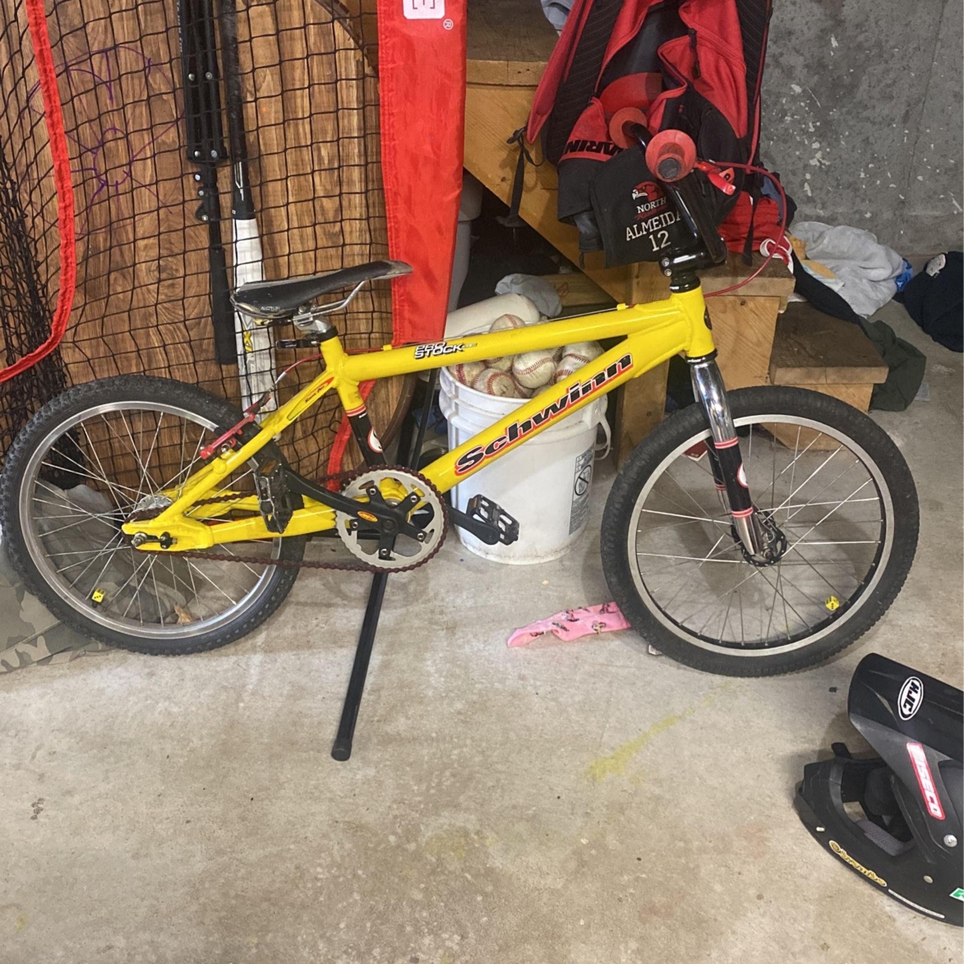Haro SR 3.0 group 1 and Schwinn pro stock SE 300 each
