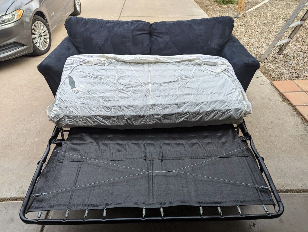 Sleeper Sofa/ Couch Good Condition 