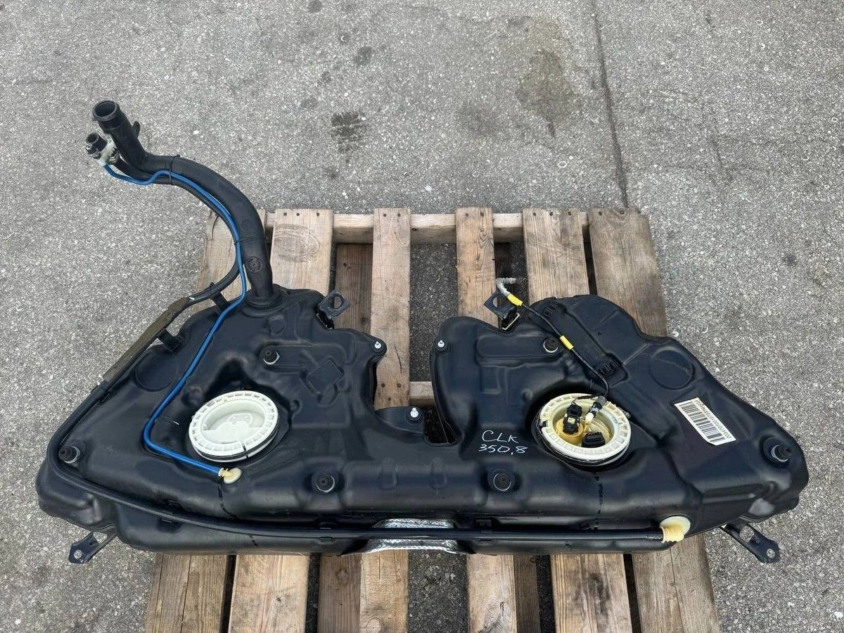 07-09 Mercedes W209 CLK350 CLK550 CLK63 AMG Fuel Gas Tank Reservoir Assembly OEM