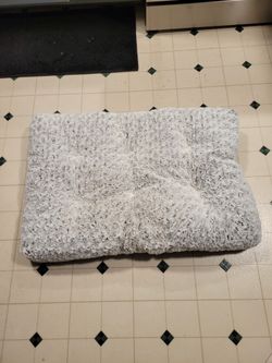 CUSIONED DOG BED