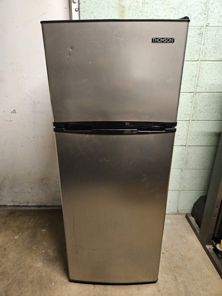 Thomson Refrigerator TFR725