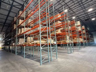 Used pallet racks liquidation sale large quantity