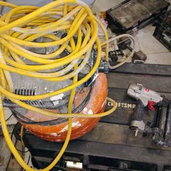 Air Compressor 18 Brad Nailer 