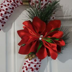 New! Custom made. Candy cane or Wreath an any color You choose! Buy more than 2 and get a Discount.