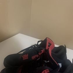 Jordan 4s