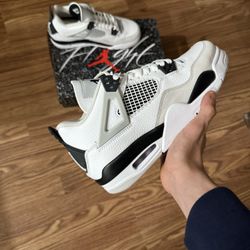Jordan 4 Military Black Size 6