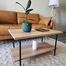 moder wood coffe table from Threshold NEW