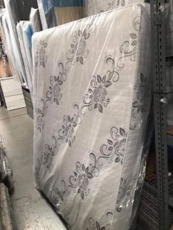 New deluxe brand queen size mattress only $160