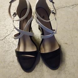 Women's Size 7.5 Worthington High Heels Black And White