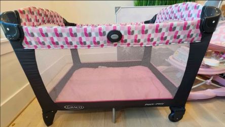 Graco Gray\pink foldable baby play pen