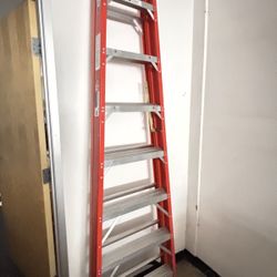 Werner Ladder 8’ Ft - 300 Lb Fiberglass
