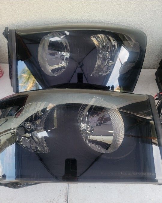06-08 Dodge Ram Headlights Luces Micas Calaveras Faros Faroles Focos Headlamps
