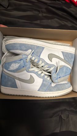 Jordan 1 OG ‘Hyper Royal