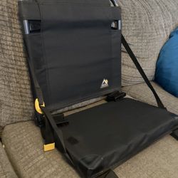 GCI Outdoor Big Comfort Wide Large Stadium Tailgate Seat
