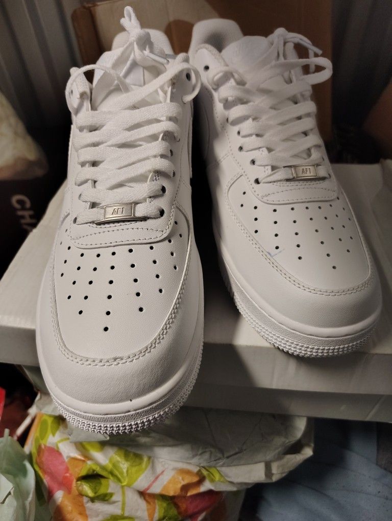 White Air Force Sneakers 