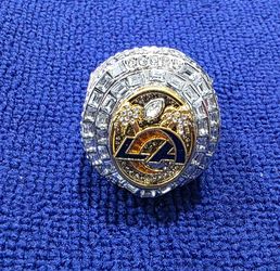 Los Angeles Rams replica superbowl ring