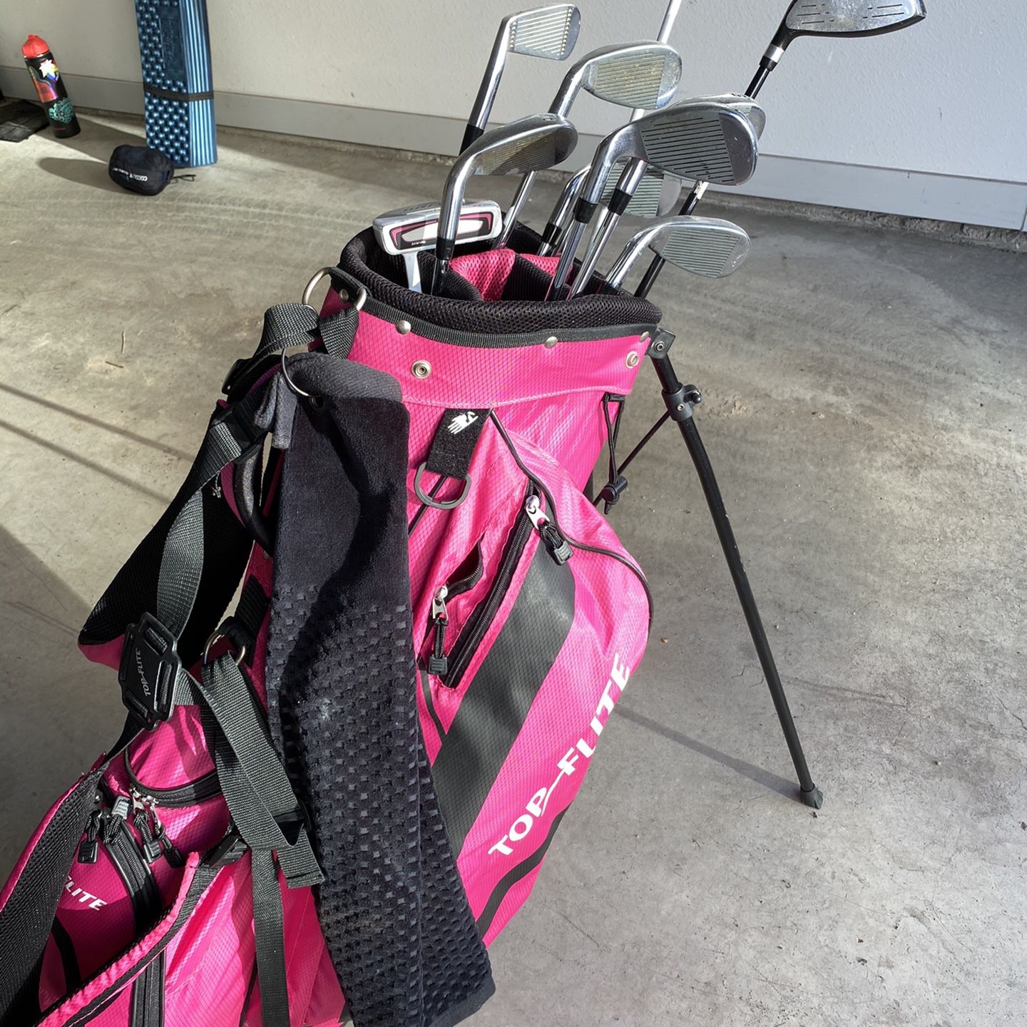 Women’s Top Flite Golf Bag, Clubs, and more!