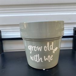 New/grey Planter Pot
