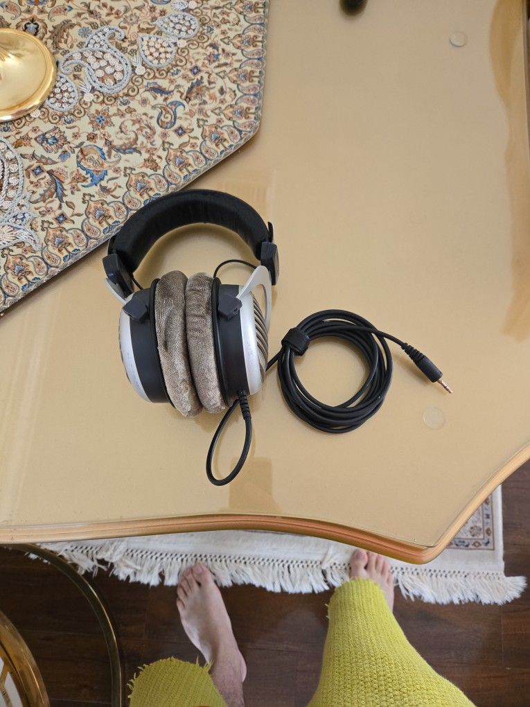 Beyerdynamic Dt990 Headphones