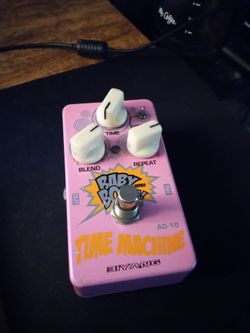 Biyang  time machine delay pedal ( rare pink, they are all blue)