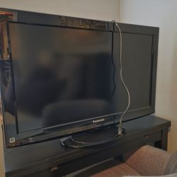 Panasonic 32in TV
