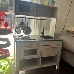 Kid’s Kitchen Play Set
